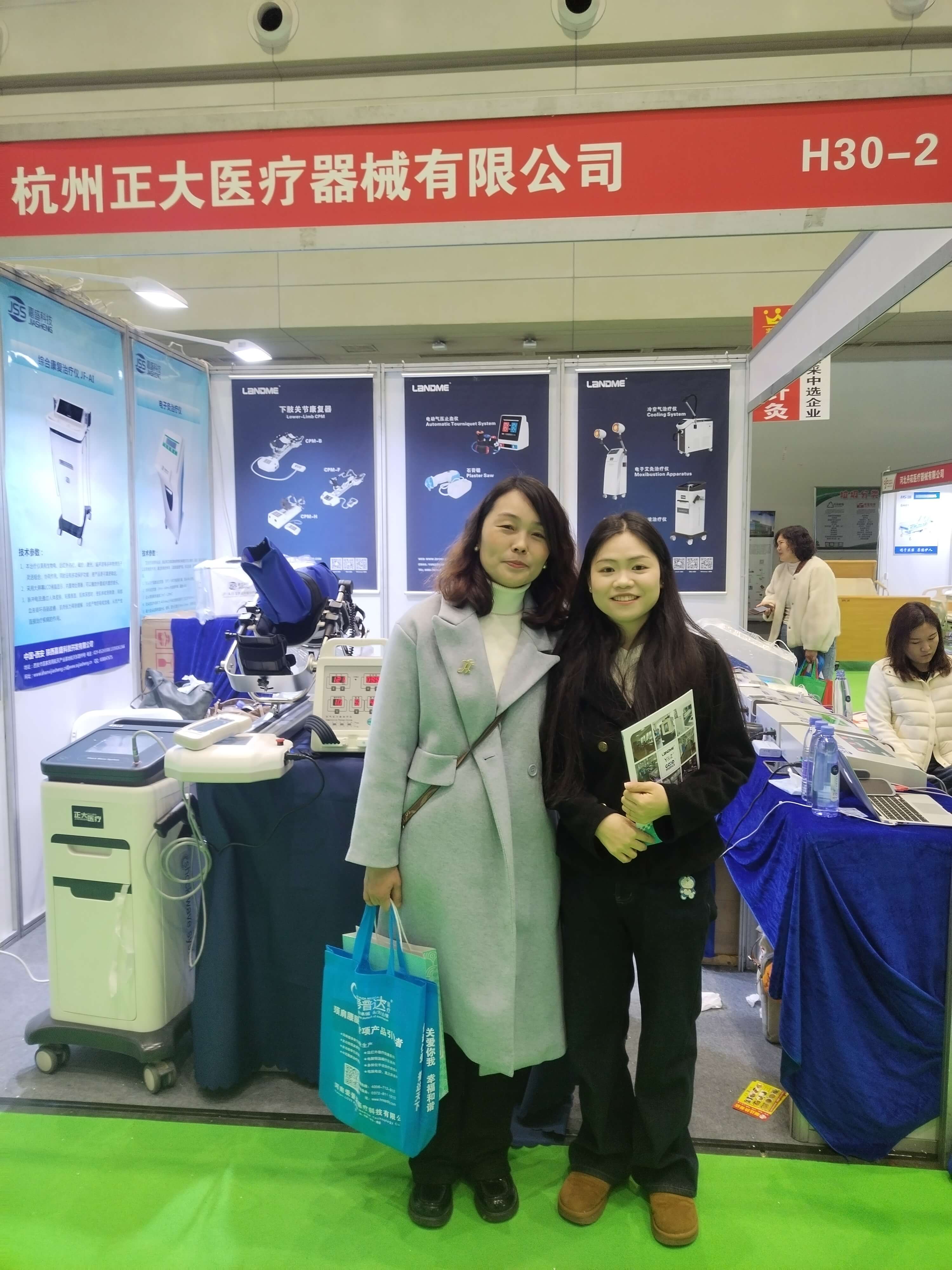HTH官网入口 平箱仿液压篮球架选购指南：如何判断一款产品是否真具备液压功能